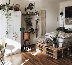 16 Best Aesthetic Room Ideas Creative Aesthetic Room Decor Photos In 2021 Earthy Bedroom Earthy Home Decor Aesthetic Bedroom