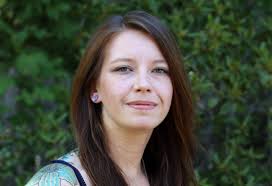 Julie Gretchen's Instagram, Twitter & Facebook