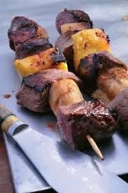 Brochettes De Biche Aux Fruits A La Plancha Par Philippe Cerfeuillet Recettes De Cuisine Brochette Cuisine