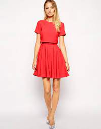 10 Robes Parfaites Pour Les Filles De Petite Taille Dresses Petite Crop Tops Ankara Gown Styles