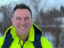 Stranger leaps into action to save Whitehorse man after heart attack