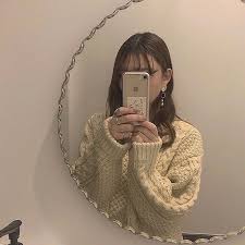 顔隠し写真 ってなんか可愛い インスタグラマーに学ぶ撮り方6選 したいが見つかる 流行先取りメディア petrel ペトレル 女の子 おしゃれ イラスト 顔隠し 美的少女