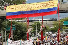 Artículos, videos, fotos y el más completo archivo de noticias de colombia y el mundo sobre protestas en colombia. Una Marcha Con Artistas Cierra Un Mes De Inusuales Protestas En Colombia Internacional