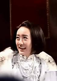 袁冰妍和赵丽颖撞脸？可能只存在精修图的空间里吧- 周到