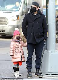 Irina shayk & bradley cooper. Freedomroo Bradley Cooper Holds His Daughter Lea S Hand In New York City As They Head Out For Breakfast Australiannewsreview
