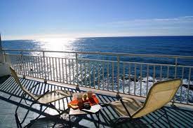 La liguria è collegata al resto d'italia e alla vicina francia da una buona rete. A Cipressa Alloggio Con Terrazza Vista Mare Case Vacanza Liguria Riviera Dei Sogni