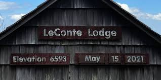 No winding roads or steep inclines to get to this gorgeous cabin with a view! Mt Leconte History Of The Mountain Hikes To Leconte Lodge More