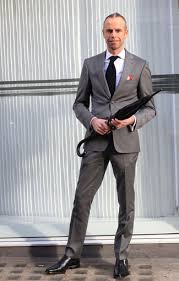 Cómo combinar un traje gris. Como Combinar Un Traje Gris Para Hombres De 30 Anos Estilo Elegante 799 Outfits Lookastic Espana