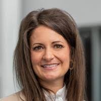 Lindsay Pelfrey's Instagram, Twitter & Facebook