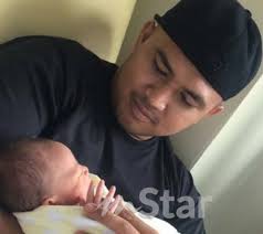 Ahh. ujarku lagi sambil terus meremas dan mengelus putingnya yang sudah sangat tegang dan merah kecoklatan itu. Isteri Terkejut Hamil Dah Bagi Green Light Suami Kahwin Lain Sebab Rasa Diri Tak Sempurna Tengok Tengok Ada Dua Garisan Viral Mstar