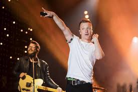 Born 25 february 1977 in tilburg, netherlands is a dutch dj and producer who resides in amsterdam. Joris Aus Vlotho Gastiert Mit Seinem Album Schrei Es Raus Auch In Minden Joris Das Wichtigste Ist Etwas Zu Fuhlen Kultur Westfalen Blatt