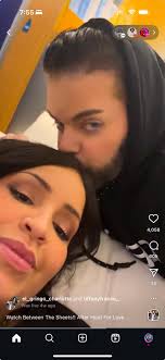 Mixed reactions to celebrity relationship reveal