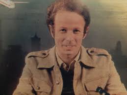 Ddreins - ...samstag auf ihrem neuen ddreins...im bild PETER  NIEDZIELLA...moderator der musikalischen luftfrach auf RADIO DDR 1... 1979  bis 1990... jetzt aktuell senden wir unsere luftfracht, internationale  musik... start-und landebahnen haben wir