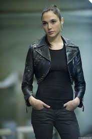 Looking for the best gal gadot wallpaper? Pin On Wonder Woman