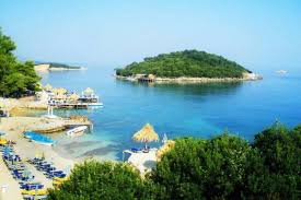 Более чем на 2/3 покрытая густыми девственными лесами, она привлекает внимание путешественников. Otdyh Na Poberezhe Albanii Vlera Inkomartur 93 Turoperator Master Ekskursionnyh Turov