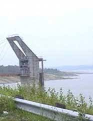 Sejarah waduk kedung ombo pada tahun 1985 pemerintah merencanakan membangun waduk baru di jawa tengah untuk pembangkit tenaga listrik menenggelamkan 37 desa, 7 kecamatan di 3 kabupaten, yaitu sragen, boyolali, grobogan. Waduk Kedung Ombo