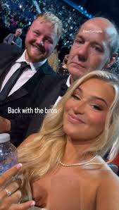 I love you all 💕😘💕 We need 900 greetings from 900 lovely fans to  brighten up the night ❤️✨ #jeremyclarkson #farmlife #clarksonsfarm  #ClarksonsFarm #farming