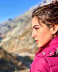 Koimoi Com On Twitter Beauty In Pink Saraalikhan Had A Great Time Under The Blue Sky On The Set Of Simmba And This Recent Picture Is A Proof Of It Simmbathefilm Rspicturez I went in without watching temper (from which the basic plot of simmba is adopted) & hence everything was a surprise to me. twitter