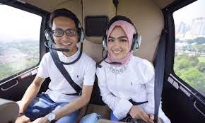 Elfira loy & ezlifa loy juri: Bapa Elfira Loy Pulangkan Cincin Tunang