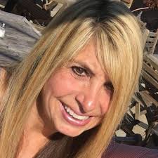 Elise Wilkins's Instagram, Twitter & Facebook