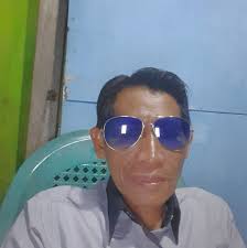 Disela sela nyervis ..harus di sempatkan dulu untuk jalan jalan beli bakso  sama adek nada #foto