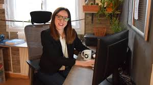 Formation a distance et pole emploi. Elle Passe Par La Formation A Distance Pour Devenir Developpeur Web
