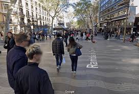 All news about the team, ticket sales, member services, supporters club services and information about barça and the club. Das Haus Von Messi Das Lieblingsrestaurant Von Dani Alves Und Der Fussball Von Sagrada Familia Online Tour Durch Barcelona Barcelona Messi Camp Nou