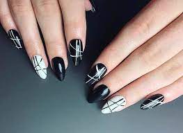 Con diseños de flores blancas. Unas Acrilicas Negras Y Blancas Buscar Con Google Nails Geometric Nail Nail Art