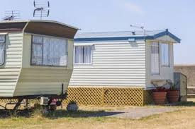 Cheap Skirting Ideas For Mobile Homes Hunker Mobile Home Porch Mobile Home Exteriors Remodeling Mobile Homes