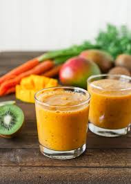 Carrot Mango And Kiwi Smoothie Recette En 2020 Boisson Planning Menu Soupes