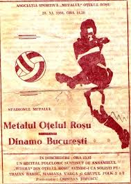 O pictograma cu starea vremii, temperatura reala si cea resimtita, scurta descriere a conditiilor atmosferice, probabilitatea de precipitatii, cantitatea de precipitatii, umiditatea aerului, viteaza vantului, rafale de vant (viteza maxima a vantului), directia vantului. Adrian Gerhard Metalul Otelu Rosu