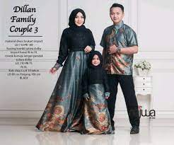 Model baju couple ibu dan anak saat ini hadir dengan desain modern dan model terbaru yang cocok untuk pasangan ibu dan anak agar terlihat kompak dan elegan. Baju Copel Ayah Ibu Borkat Acara Lamaran Anak 20 Ide Baju Couple Ayah Ibu Anak Trend Couple Naskah Mc Lamaran Pernikahan Islami