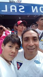 Anny Velez (@Annyvelez18)