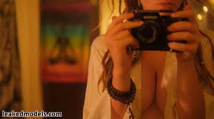 Playbetterpro hidden door crack peek