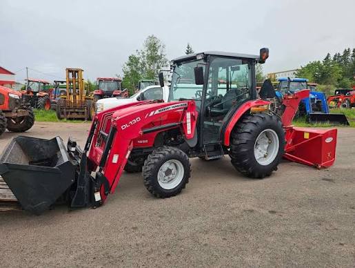 Massey Ferguson 1652 Tractor