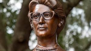 Bust of exiled journalist Mabel Norris Reese unveiled in Mount Dora