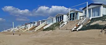 Een Strandhuisje In Bloemendaal Zandvoort Hoe Werkt Dat Eigenlijk One Hand In My Pocket Strandhuisjes Op Het Strand Het Strand