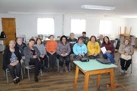 PROFESORA MARITZA NIETO EYZAGUIRRE IMPULSA EL APRENDIZAJE DEL INGLÉS EN  MAGALLANES CON THE ENGLISH HANGOUT