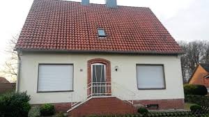 Hausbesitzer sollten bei einer sanierung darauf achten, dass diese materialien fachgerecht ausgebaut, entsorgt und durch wohngesunde baustoffe ersetzt werden. Siedlungshaus Wird Energiesparwunder Wallenhorster Bringen 60er Jahre Haus Auf Kfw 70 Standard