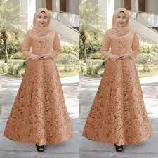 Untuk contohnya silahkan simak inspirasi berikut! Ini 10 Rekomendasi Pakaian Untuk Orang Tua Pengantin Agar Tampak Modis Dan Cantik 2020