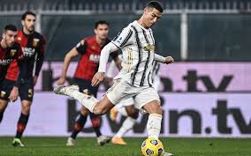 Κι αν μπροστά υπάρχουν λύσεις, το πρόβλημα στο κέντρο της άμυνας είναι πλέον πολύ μεγάλο, αφού οι μόνοι διαθέσιμοι στόπερ από τους 21 που ταξίδεψαν στο. Tzenoa Gioybentoys 1 3 Ka8arise Apo Thn Asprh Boyla O Ronalnto In Gr