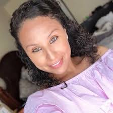 Kelly Aragon's Instagram, Twitter & Facebook