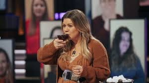 The amazing stars belonging to the same genre, have rolled up in some of the amazing fashion ensembles to date. Adam Lambert Venus Williams Scheduled To Appear On January 26 Kelly Clarkson Show