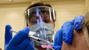 'superstar' pharmacists play critical role at vaccine clinic hosted on u of t's st. Toronto Hospital Network Won T Receive More Covid 19 Vaccines This Weekend As It Runs Out Of Shots Hillier Ctv News