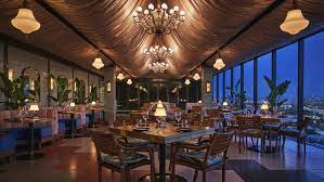 Most of the restaurants were still open and many of them were packed. 20 Best Romantic Restaurants In Los Angeles For A Dreamy Night Out