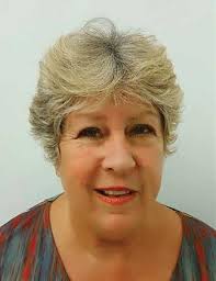 Terri Andrews's Instagram, Twitter & Facebook