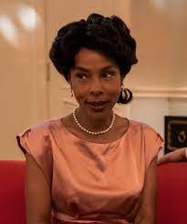 A Very Necessary Guide To The Sprawling Cast Of Ratched In 2021 Netflix Ratched 1940 S Hair Netflix