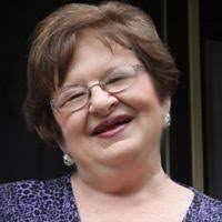 Lora Lindsey's Instagram, Twitter & Facebook