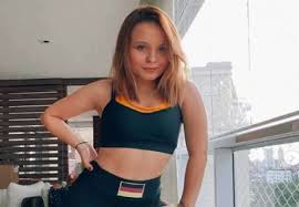 Larissa Manoela Aproveita Quarentena E Ensaia Coreografia Do Now United Sbt