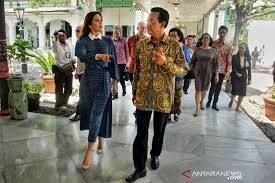 Blog informasi lirik dan kunci gitar populer dan lengkap. Putri Mahkota Denmark Bersilaturahmi Dengan Sultan Hb X Antara News